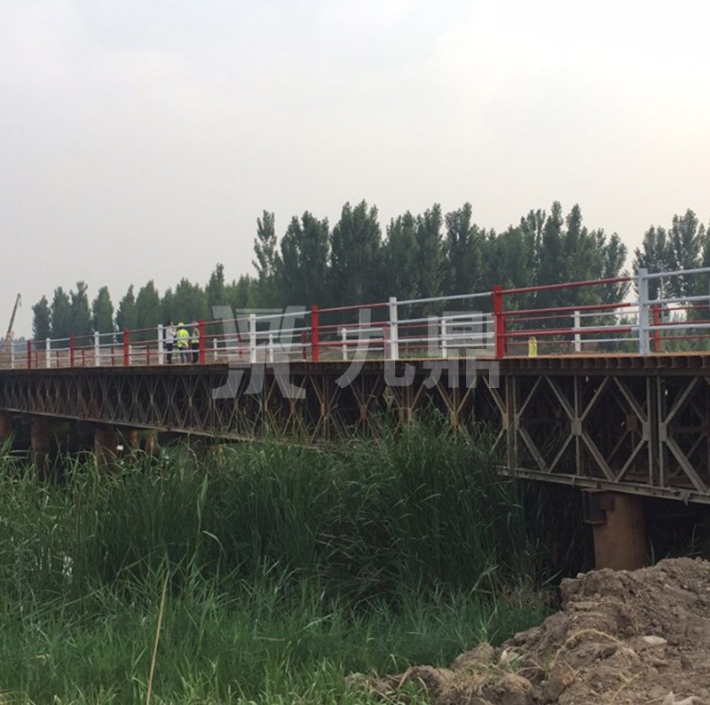 河北冀通路橋-北京新機(jī)場(chǎng)至德州高速公路施工鋼便橋